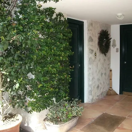 Ruderi Apartment *